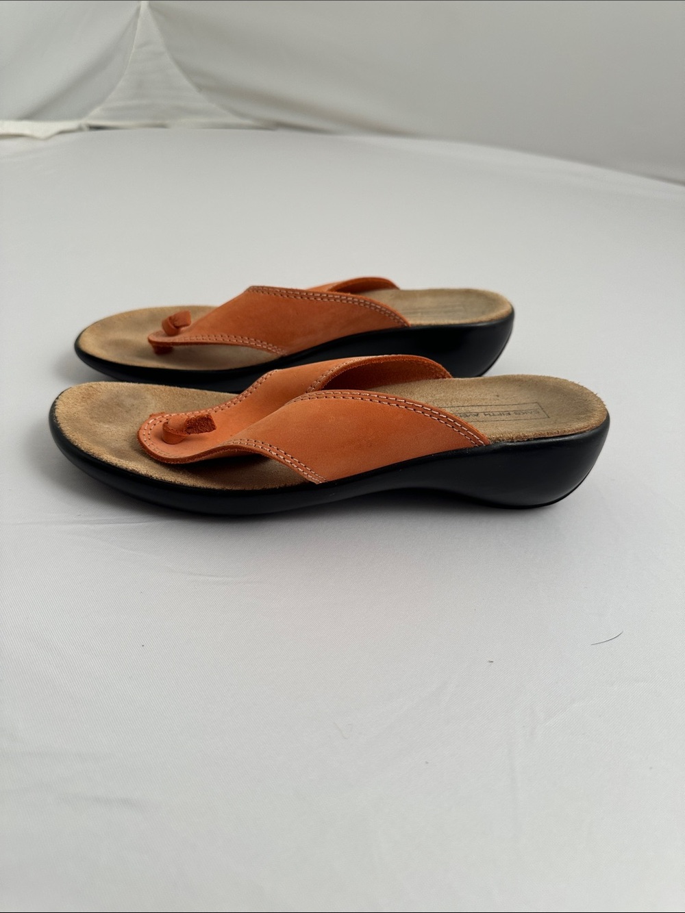 Saks Fifth Avenue Y2K cantaloupe suede thong sandals - Picture 2 of 8